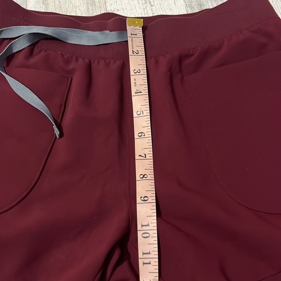 Figs Maroon Scrub Pants Size Small - Picture 9 of 10